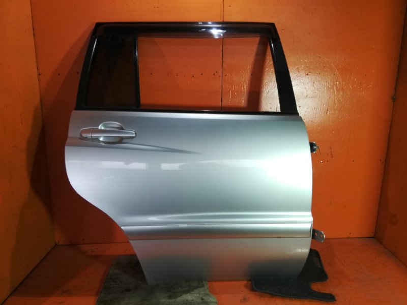 Дверь TOYOTA KLUGER MCU25 1MZFE 2001 задняя правая (б/у)
