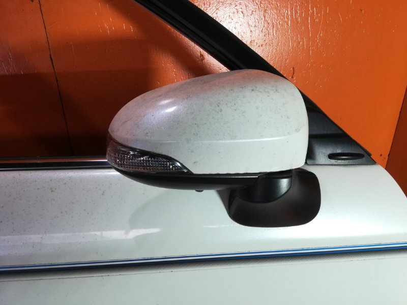 Зеркало TOYOTA corolla axio NKE165 1NZ-FXE 2014 правое (б/у)