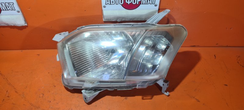 Фара TOYOTA SUCCEED NCP165 1NZ-FE 2015 левая (б/у)