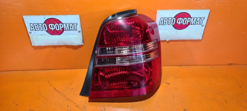 Стоп-сигнал TOYOTA KLUGER MCU25 1MZFE 2001 правый (б/у)