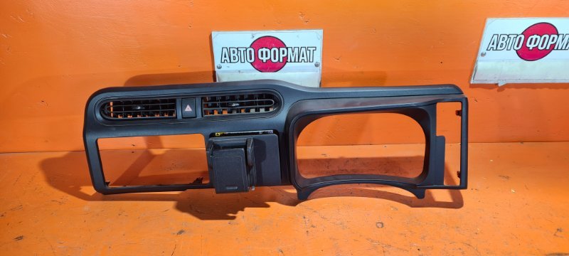 Консоль магнитофона TOYOTA SUCCEED NCP165 1NZ-FE 2015 (б/у)