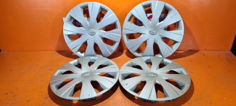 Колпак на колесо TOYOTA COROLLA FIELDER NKE165 1NZ-FXE 2013 (б/у)