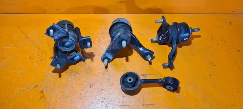 Подушка двигателя TOYOTA KLUGER MCU25 1MZFE 2001 (б/у)