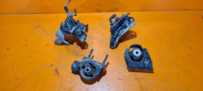Подушка двигателя TOYOTA corolla axio NZE144 1NZ-FE 2007 (б/у)