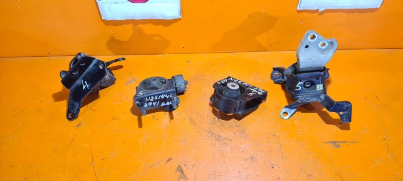 Подушка двигателя TOYOTA corolla axio NZE144 1NZ-FE 2008 (б/у)