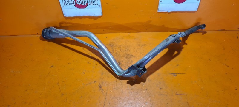 Горловина топливного бака TOYOTA KLUGER MCU25 1MZFE 2001 (б/у)