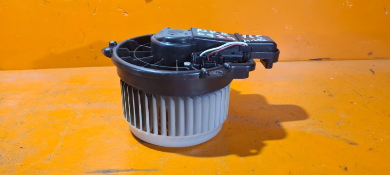 Мотор печки TOYOTA COROLLA FIELDER NKE165 1NZ-FXE 2013 (б/у)