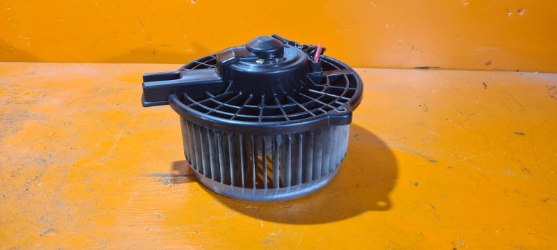 Мотор печки TOYOTA KLUGER MCU25 1MZFE 2001 (б/у)