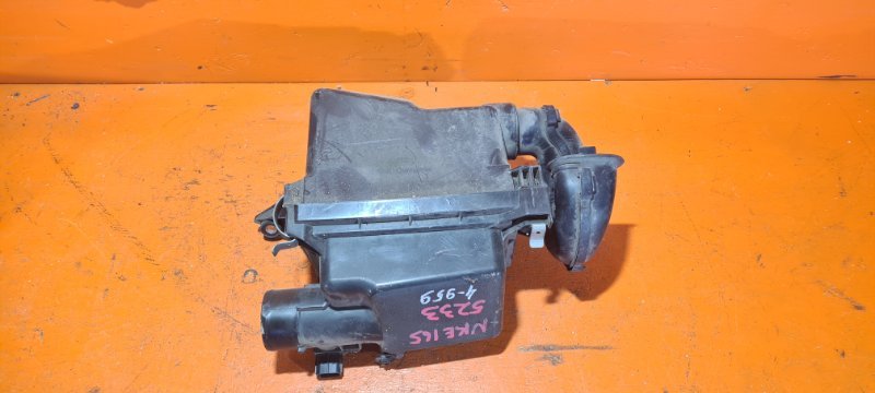 Корпус воздушного фильтра TOYOTA corolla axio NKE165 1NZ-FXE 2013 (б/у)