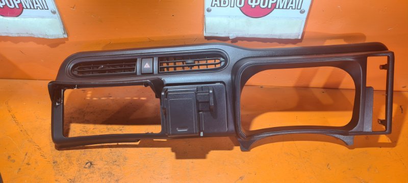 Консоль магнитофона TOYOTA SUCCEED NCP165 1NZ-FE 2015 (б/у)