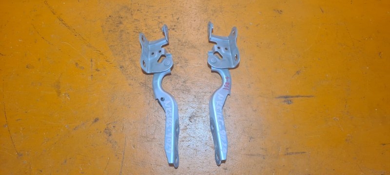 Петля капота TOYOTA COROLLA FIELDER NKE165 1NZ-FXE 2013 (б/у)