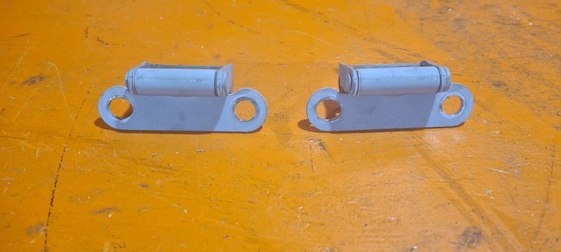 Петли 5-й двери TOYOTA COROLLA FIELDER ZZE122 1ZZFE 2001 (б/у)