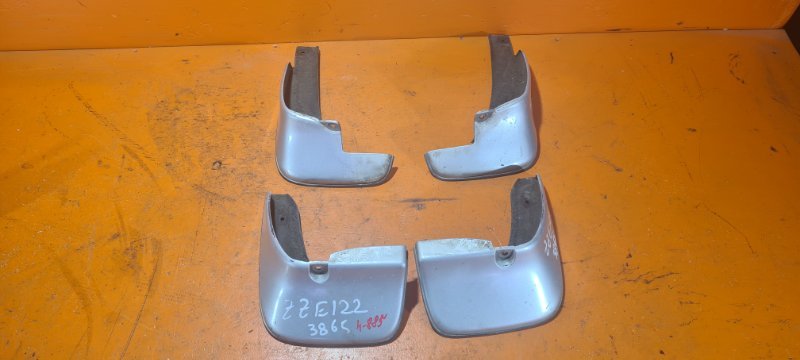 Брызговики комплект TOYOTA COROLLA FIELDER ZZE122 1ZZFE 2001 (б/у)
