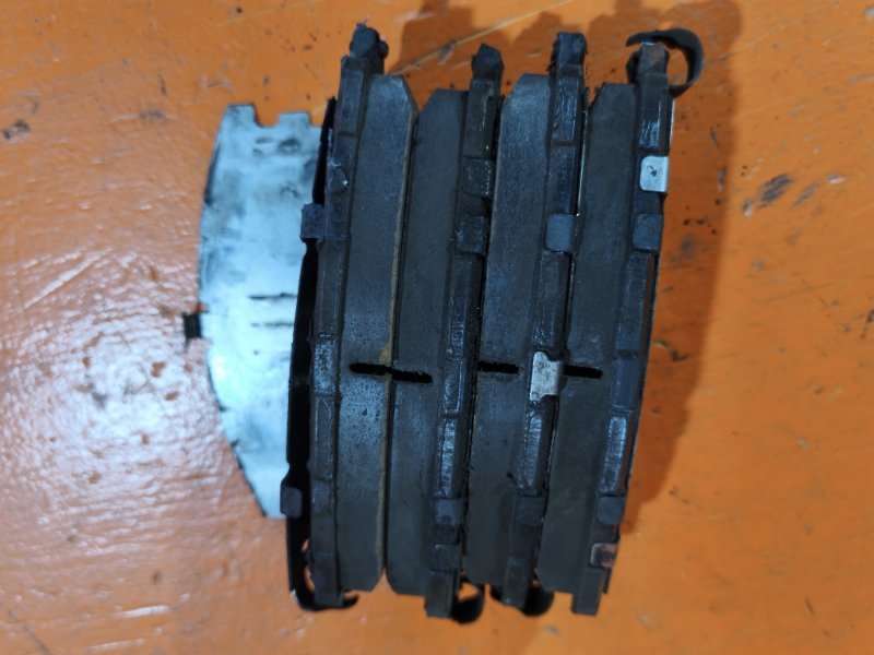 Колодки TOYOTA COROLLA AXIO NZE144 1NZ-FE 2008 передние (б/у)