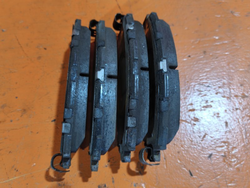 Колодки TOYOTA corolla axio NZE144 1NZ-FE 2008 передние (б/у)