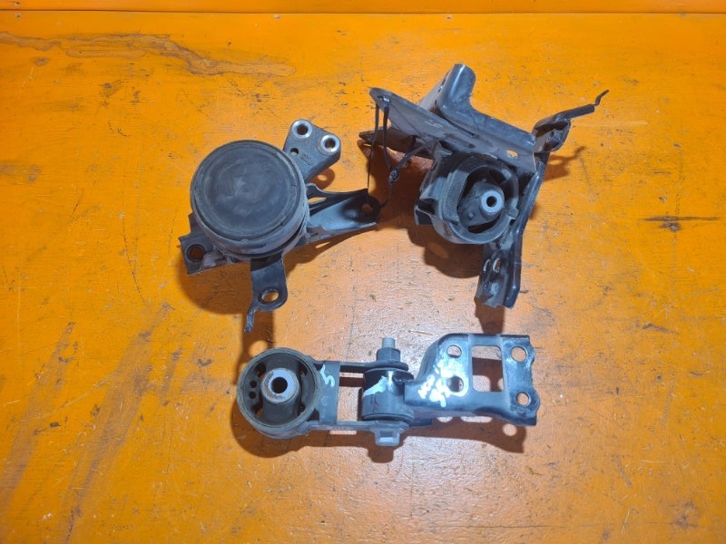 Подушка двигателя TOYOTA SUCCEED NCP165 1NZ-FE 2015 (б/у)