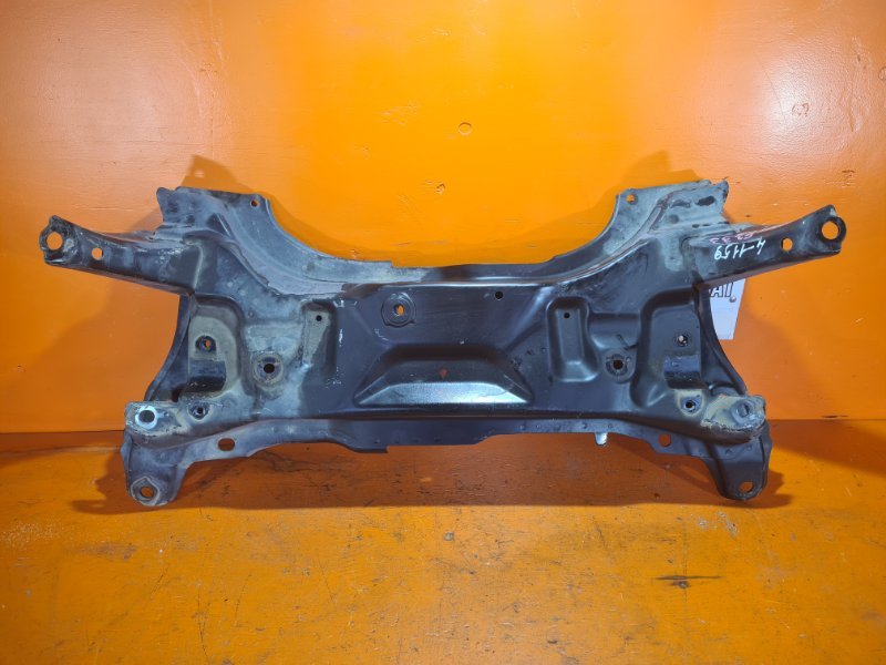 Балка под двс TOYOTA corolla axio NKE165 1NZ-FXE 2013 (б/у)