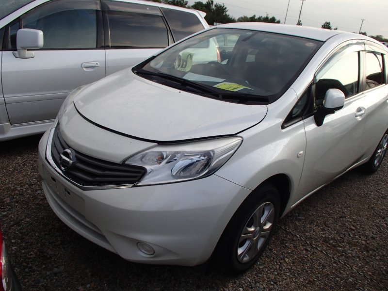 Автомобиль Nissan Note E12 HR12 DE 2012 года в разбор