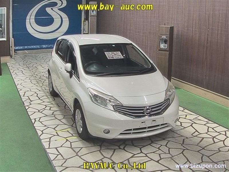 Автомобиль Nissan Note E12 HR12DDR 2012 года в разбор