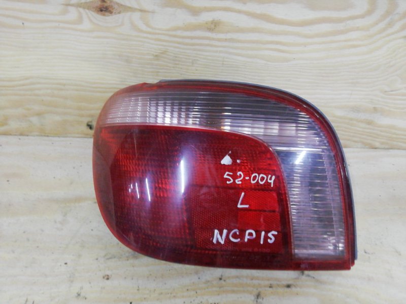 Фонарь стоп-сигнала Toyota Vitz NCP15 1NZ-FE 2000 левый (б/у)
