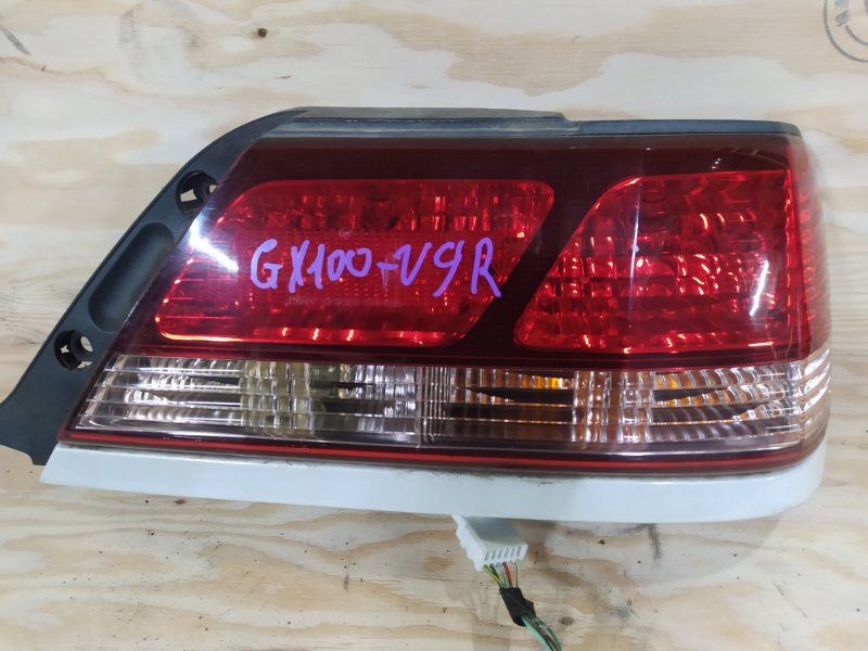 Фонарь стоп-сигнала Toyota Cresta GX100 1G-FE 2001 правый (б/у)