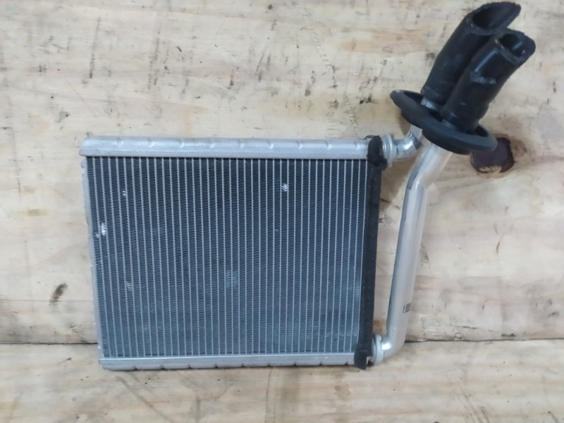 Радиатор отопителя Toyota Blade AZE156H 2AZ-FE 2007 (б/у)
