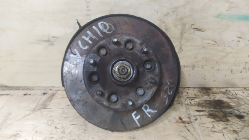 Ступица Toyota Grand Hiace VCH10W 5VZ-FE 1999 передняя правая (б/у)