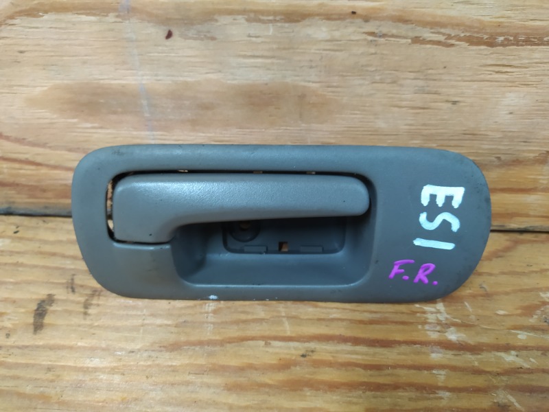 Ручка внутренняя Honda Civic Ferio ES1 D15B 2002 передняя правая (б/у)