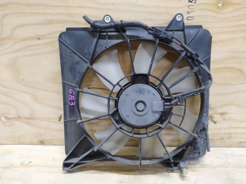 Вентилятор радиатора двигателя Honda Freed Spike GB3 L15A 2012 (б/у)