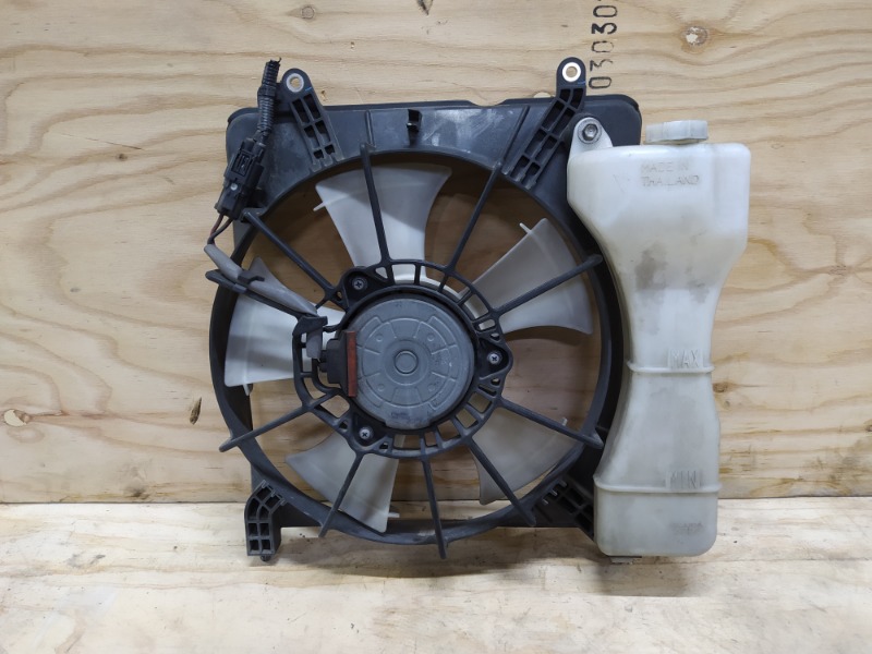 Вентилятор радиатора Honda Freed Spike GB3 L15A 2012 (б/у)