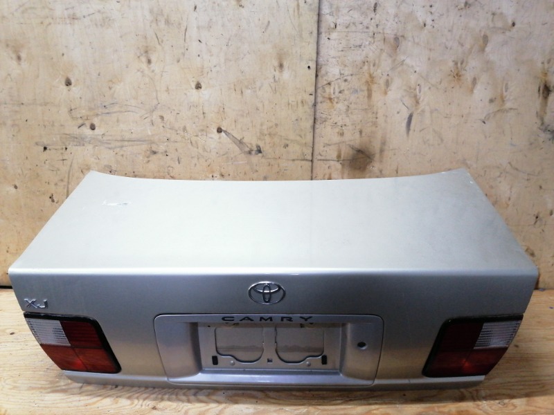 Крышка багажника Toyota Camry SV40 4S-FE 1998 (б/у)