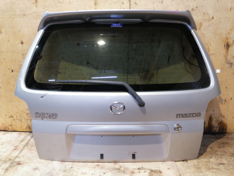 Дверь задняя багажника Mazda Demio DW3W B3E 2000 (б/у)
