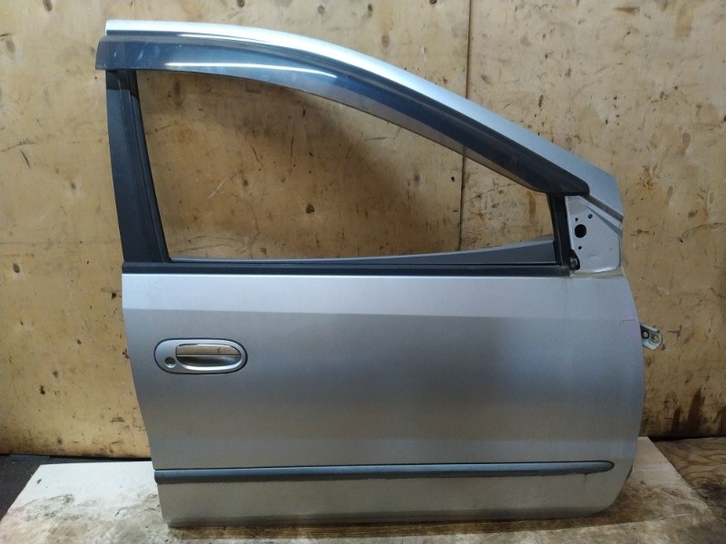Дверь боковая Nissan Tino V10 QG18DE 2001 передняя правая (б/у)
