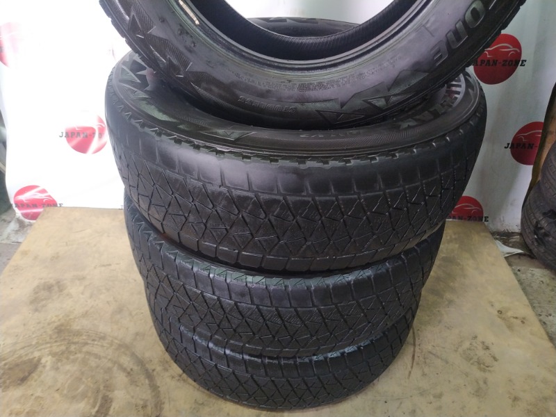 Комплект из 4-х шин R17 Bridgestone BLIZZAK DM-V2 (б/у)