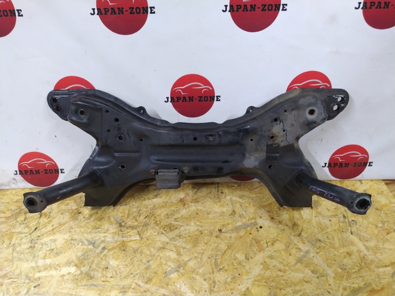 Балка поперечная Toyota Platz NCP12 1NZ-FE 2000 передняя (б/у)