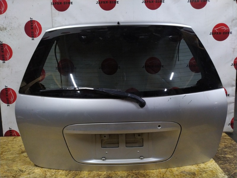 Дверь задняя багажника Nissan Tino HV10 SR20DE 2000 (б/у)