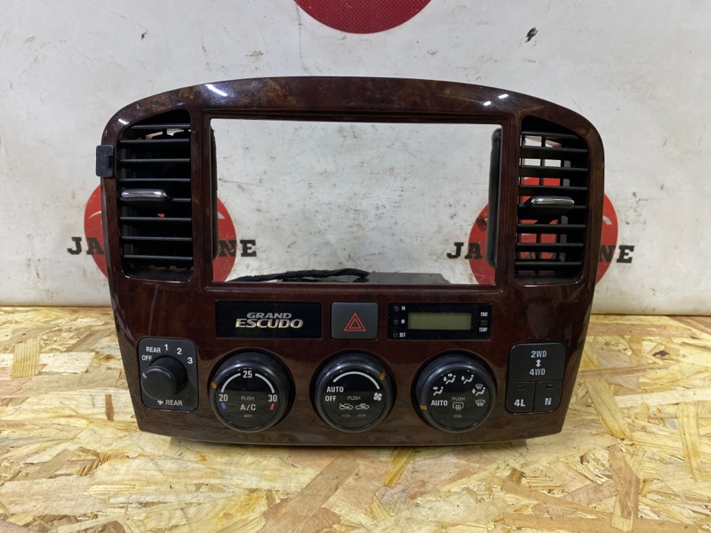 Блок управления климат-контролем Suzuki Grand Escudo TX92W H27A 2003 (б/у)