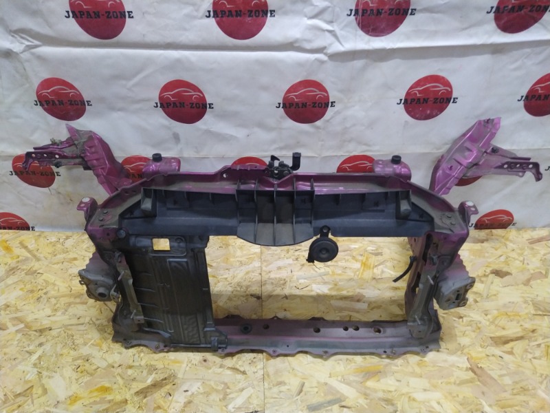 Рамка радиатора Toyota Vitz SCP90 2SZ-FE 2005 (б/у)