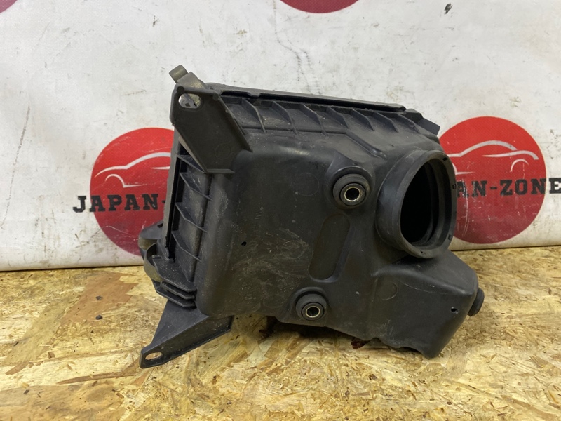 Корпус воздушного фильтра Toyota Corolla EE111 4E-FE 1999 (б/у)