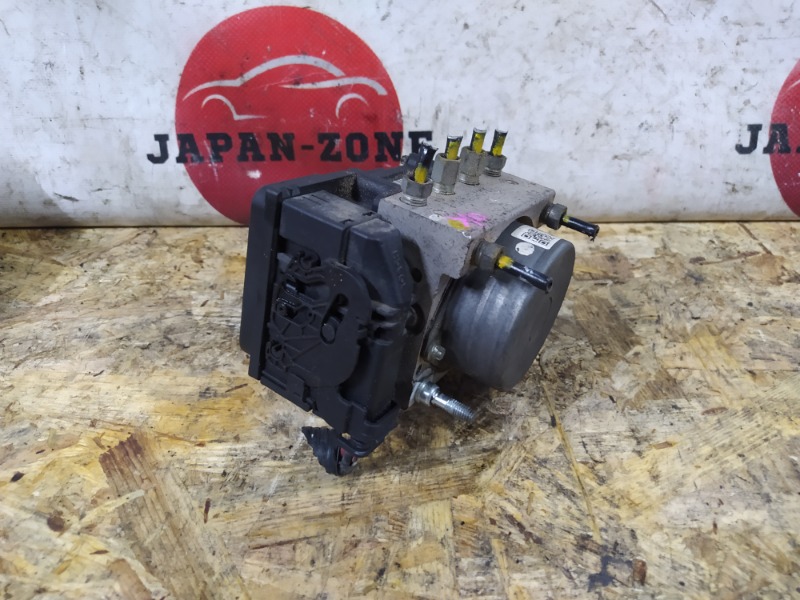 Блок abs Honda Freed Spike GB3 L15A (б/у)