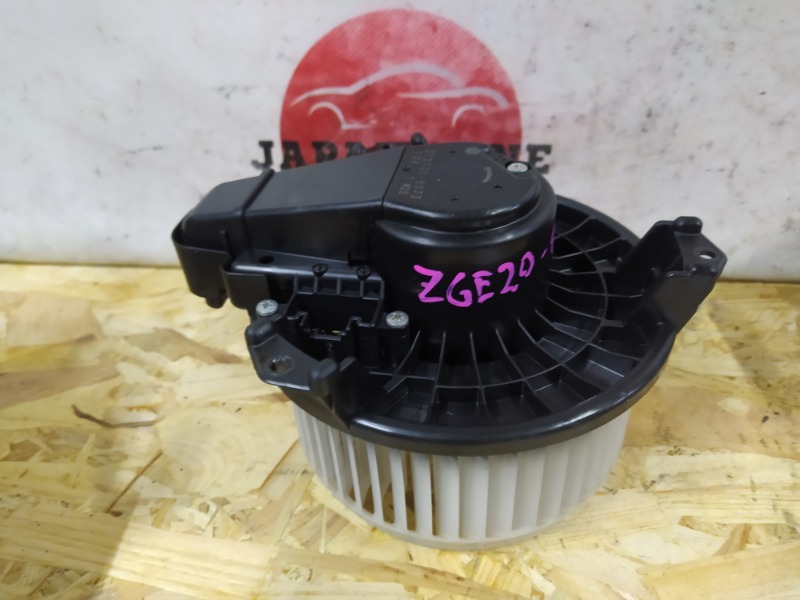 Вентилятор печки Toyota Wish ZGE20W 2ZR-FAE 2011 (б/у)