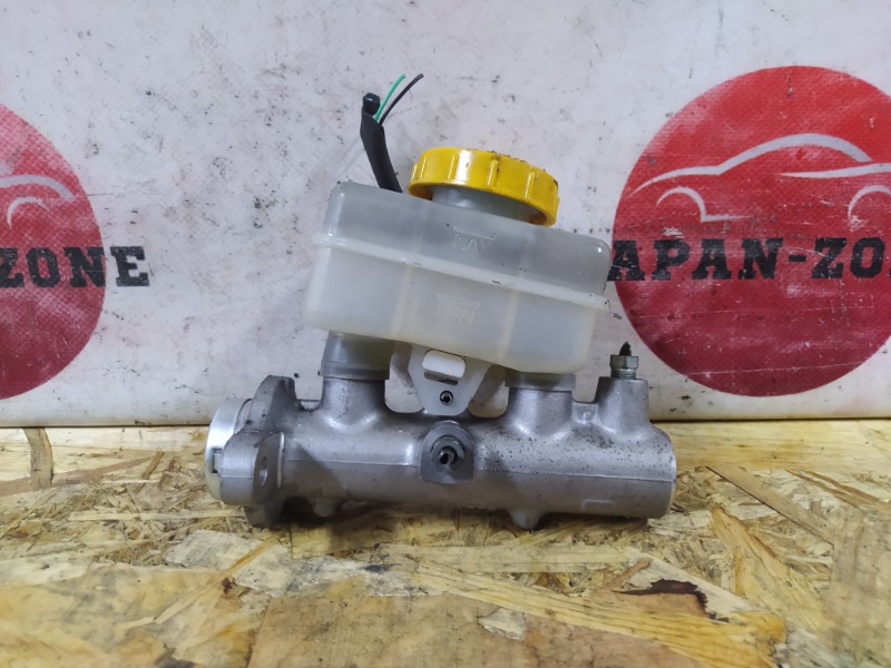 Главный тормозной цилиндр Subaru Forester SG5 EJ20 2007 (б/у)