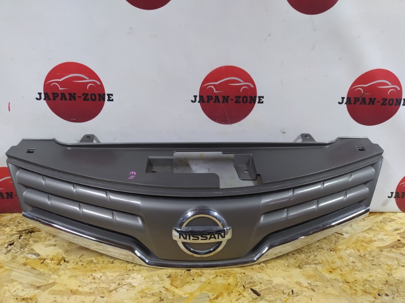 Решетка радиатора Nissan Note E11 HR15DE 2010 (б/у)