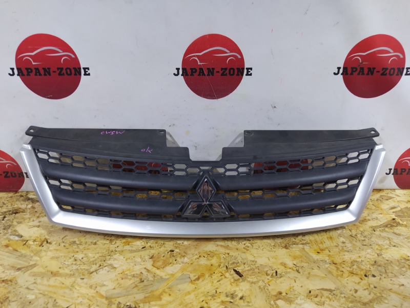 Решетка радиатора Mitsubishi Outlander CW5W 4B12 2006 (б/у)