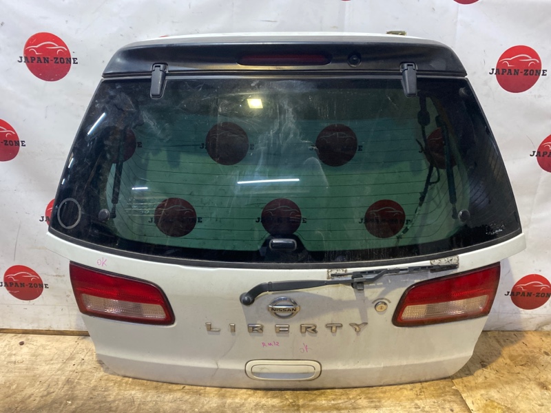 Дверь задняя багажника Nissan Liberty RM12 QR20DE 2004 (б/у)