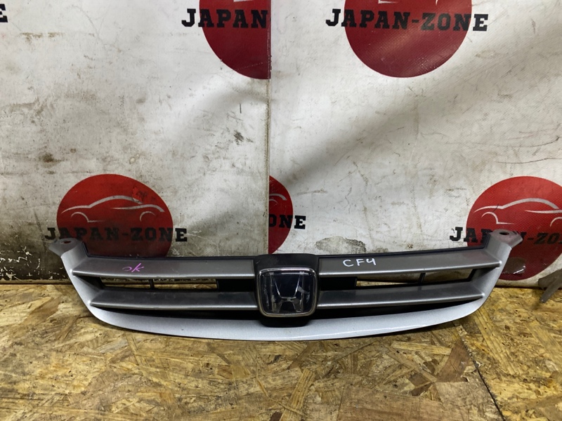 Решетка радиатора Honda Accord CF4 F20B 1998 (б/у)