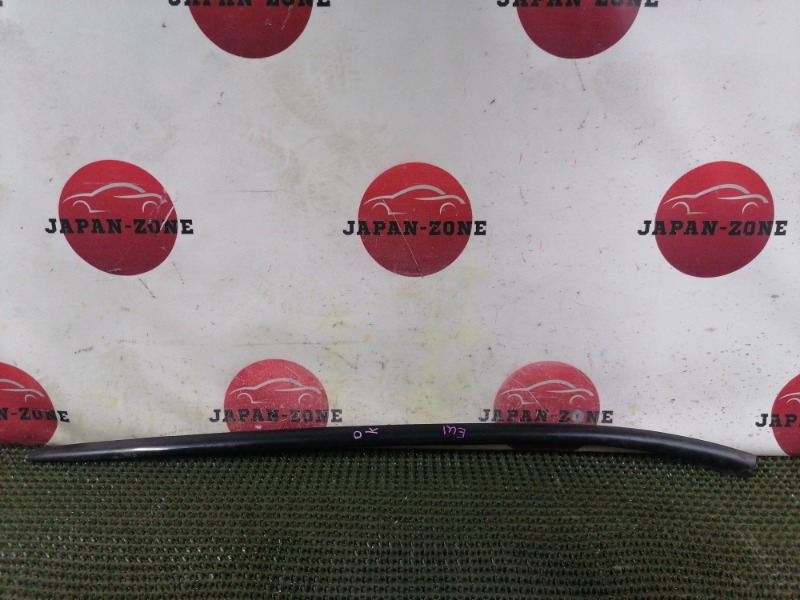 Молдинг лобового стекла Honda Civic EU1 D15B 2000 левый (б/у)