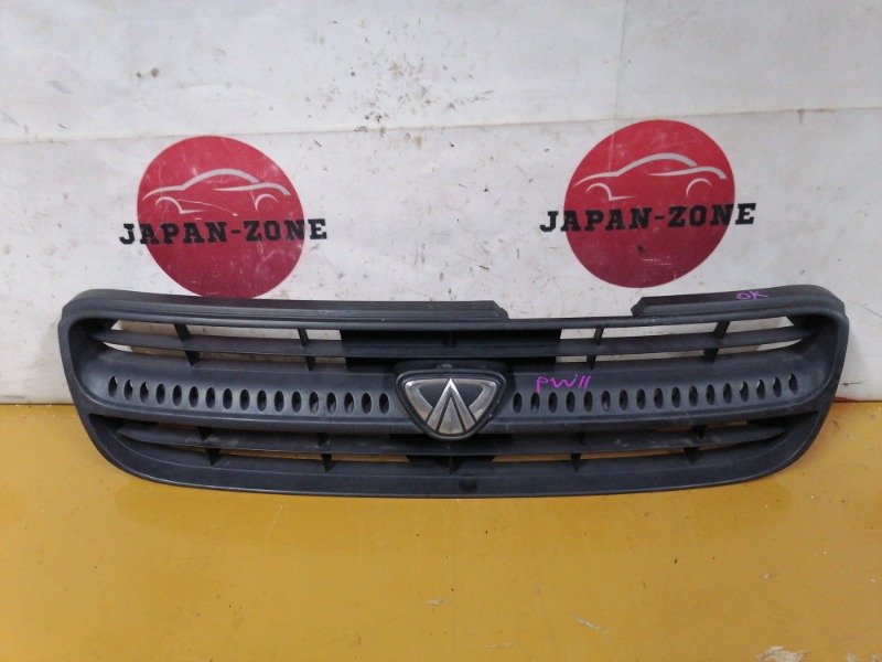 Решетка радиатора Nissan Avenir PW11 SR20DE 2001 (б/у)