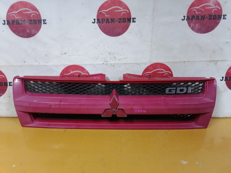 Решетка радиатора Mitsubishi Pajero Io H66W 4G93 1998 (б/у)