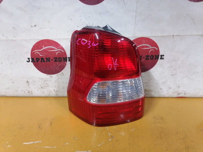 Фонарь стоп-сигнала Mazda Demio DW3W B3 2001 левый (б/у)